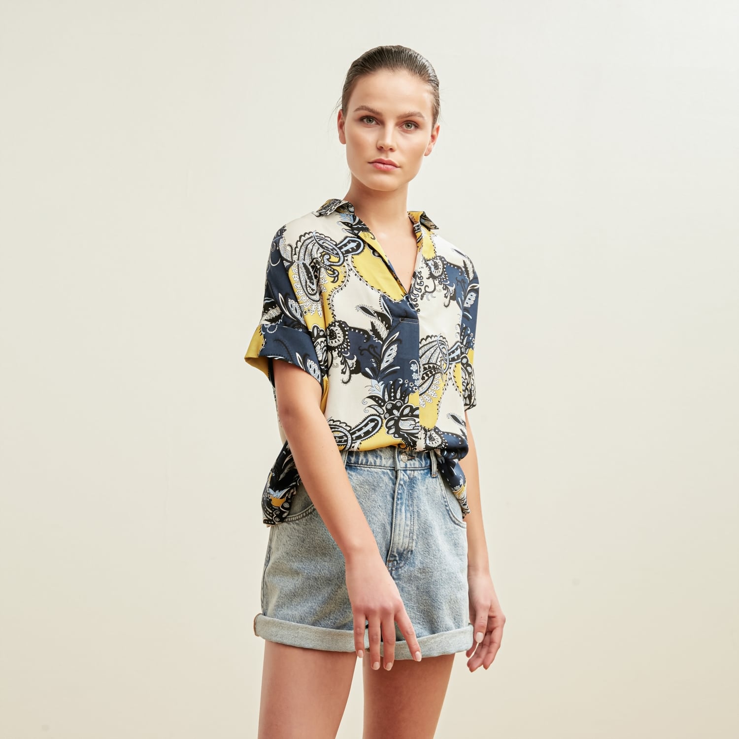 ŞAL DESENLİ VİSKOZ BLUZ