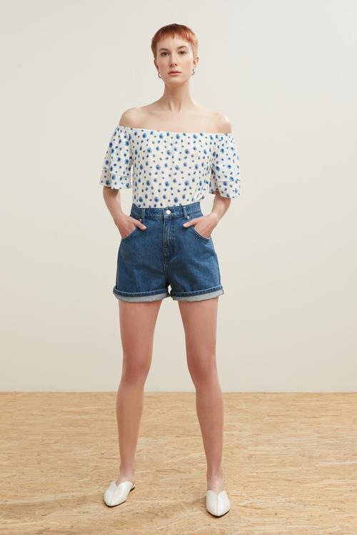  DÜŞÜK YAKALI BLUZ