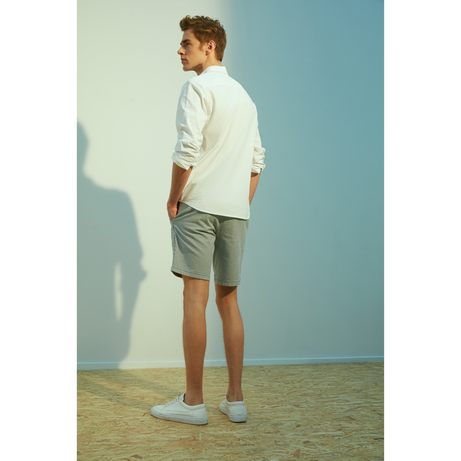 NAKIŞLI REGULAR KESİM PAMUK GÖMLEK