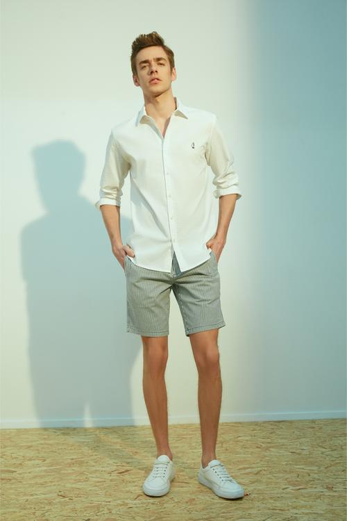  NAKIŞLI REGULAR KESİM PAMUK GÖMLEK