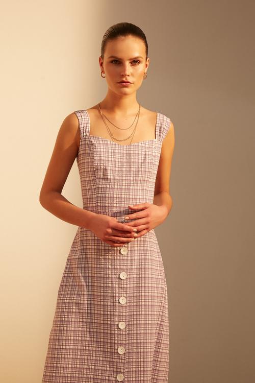  EKOSE DESENLİ VOLANLI MİDİ ELBİSE