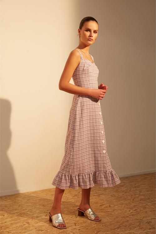  EKOSE DESENLİ VOLANLI MİDİ ELBİSE