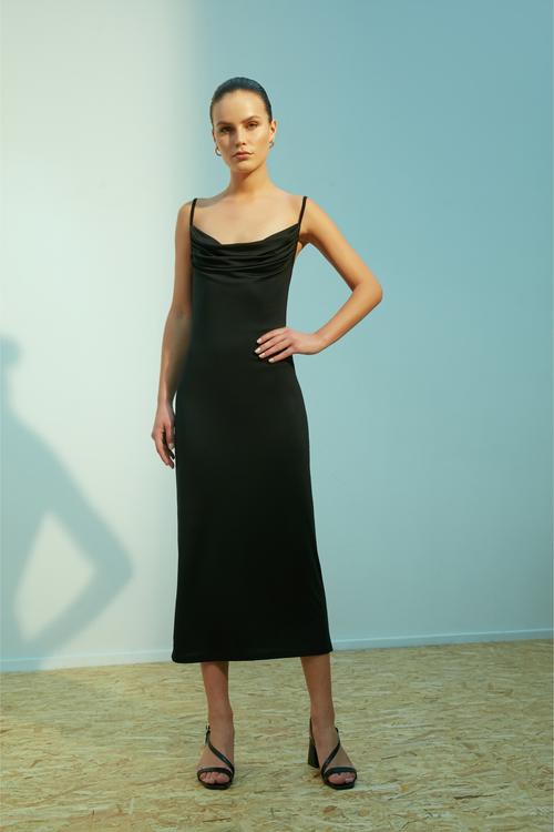  DEGAJE YAKA MİDİ ELBİSE