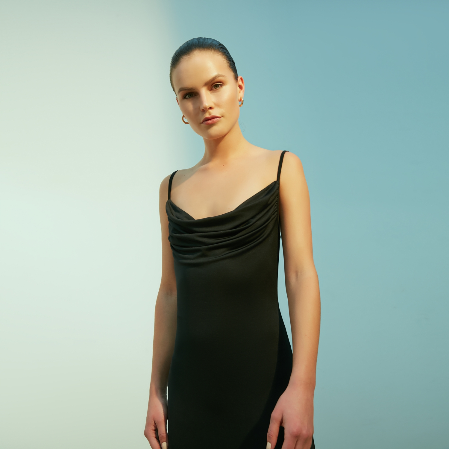 DEGAJE YAKA MİDİ ELBİSE