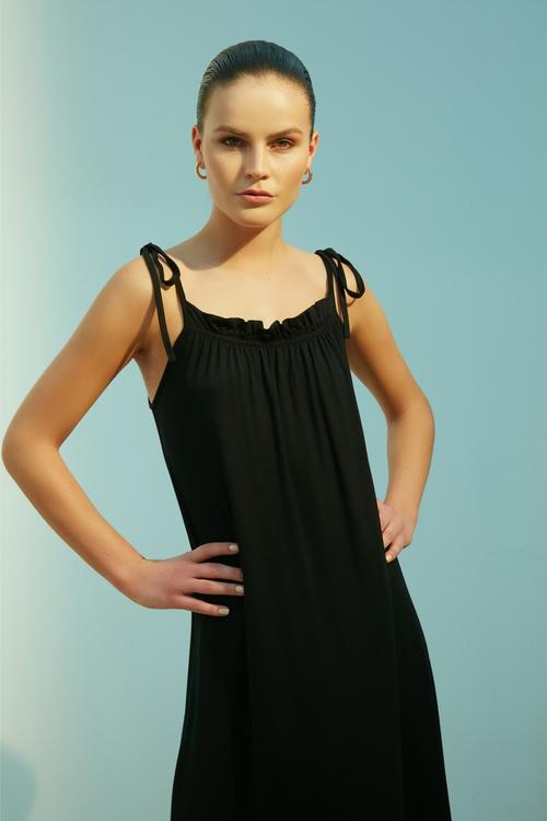  İP ASKILI MAXİ ELBİSE