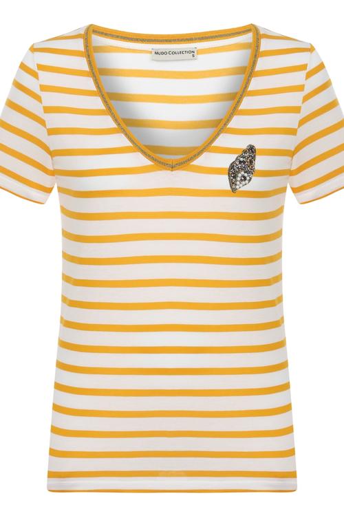  BROŞ DETAYLI V YAKA T-SHIRT