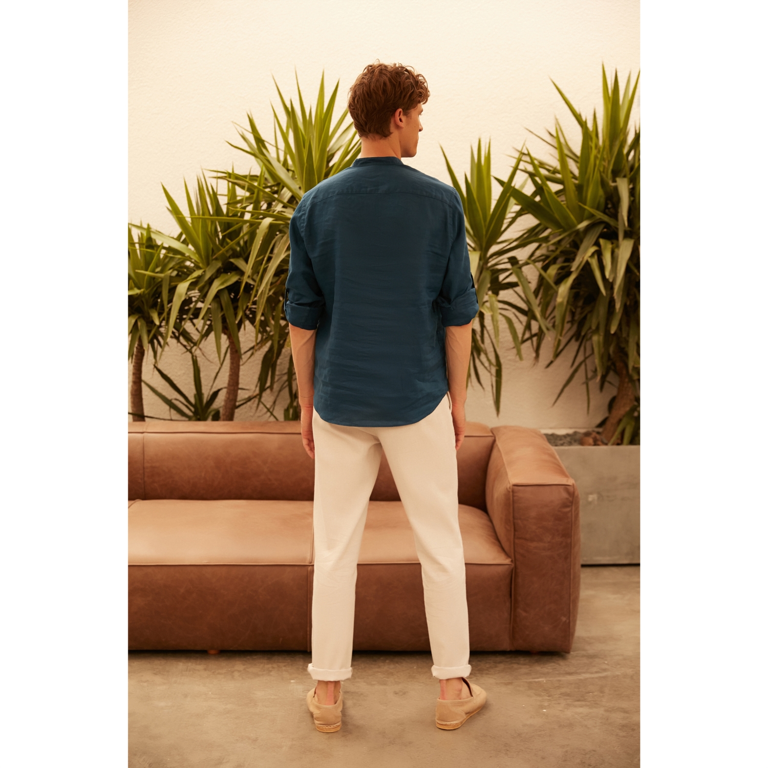 REGULAR FIT HAKİM YAKA GÖMLEK