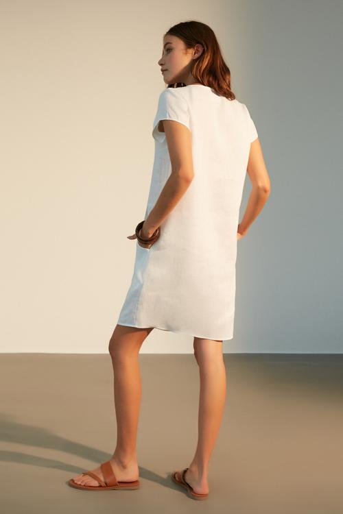  V YAKA DÜĞME DETAYLI KETEN ELBİSE