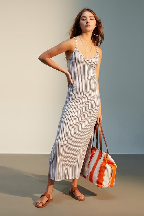  SIRTI ÇAPRAZ İP ASKILI YIRTMAÇLI UZUN ELBİSE