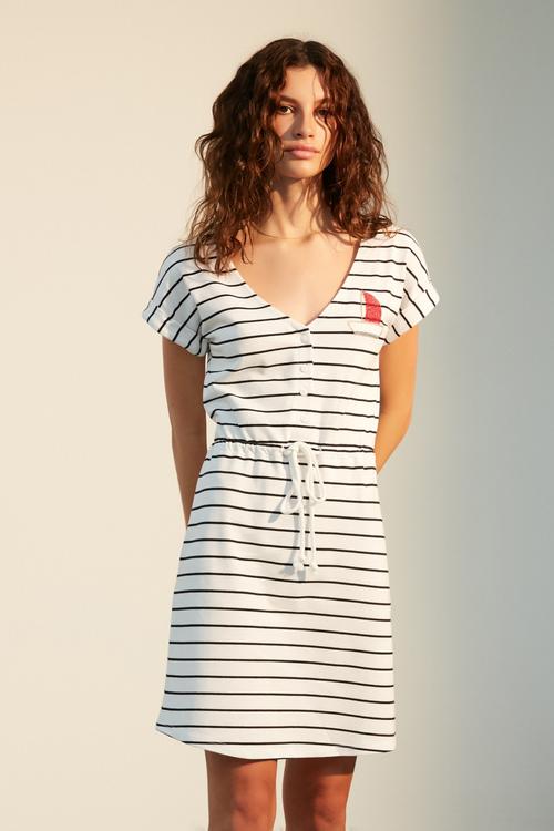  NAKIŞ DETAYLI ÇİZGİLİ MİDİ ELBİSE