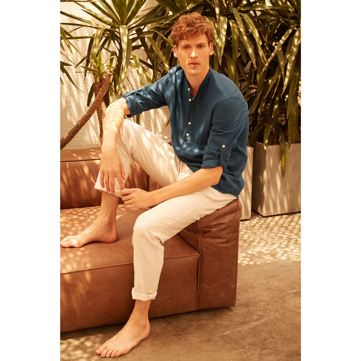 REGULAR FIT HAKİM YAKA GÖMLEK