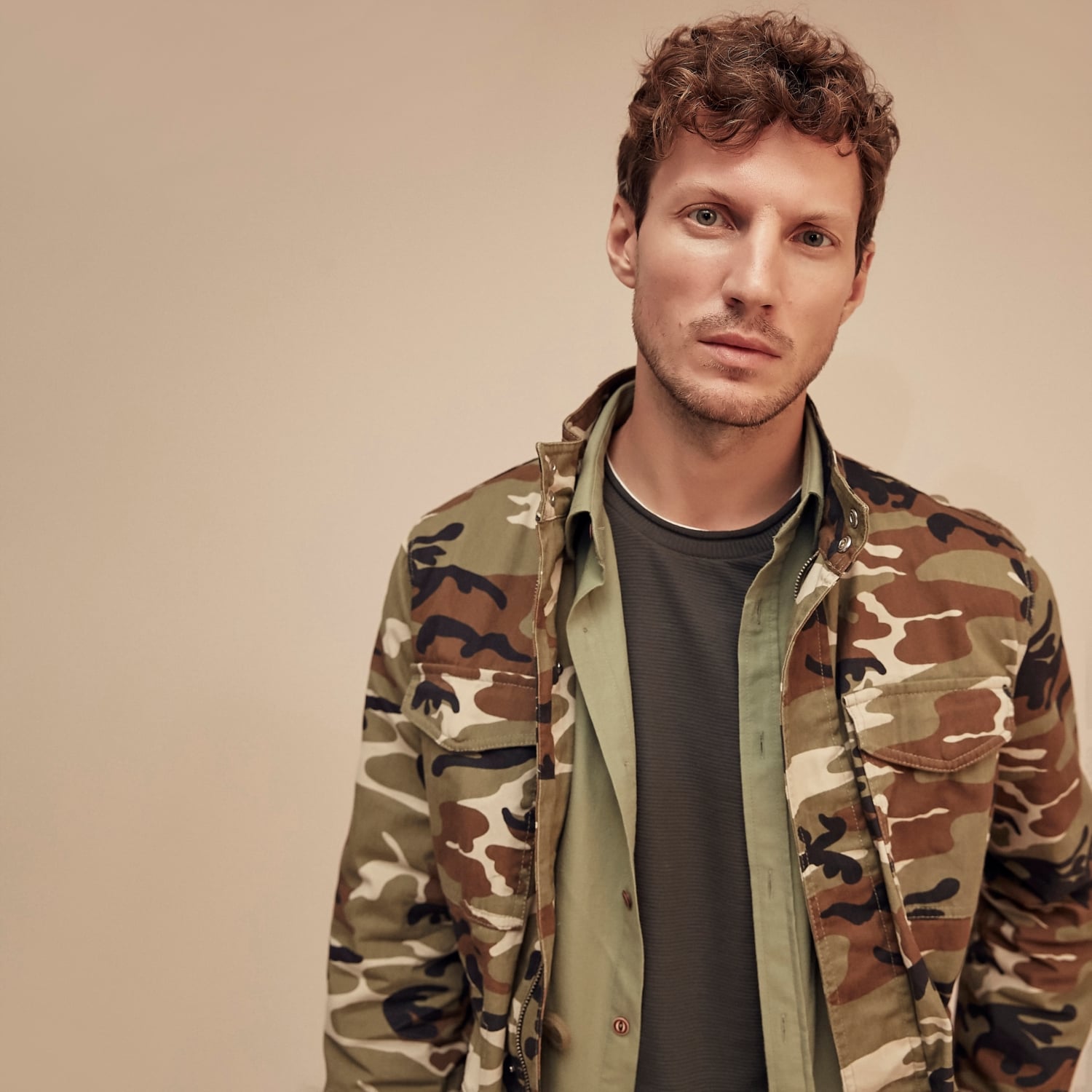 KAMUFLAJ DESENLİ PAMUK MONT