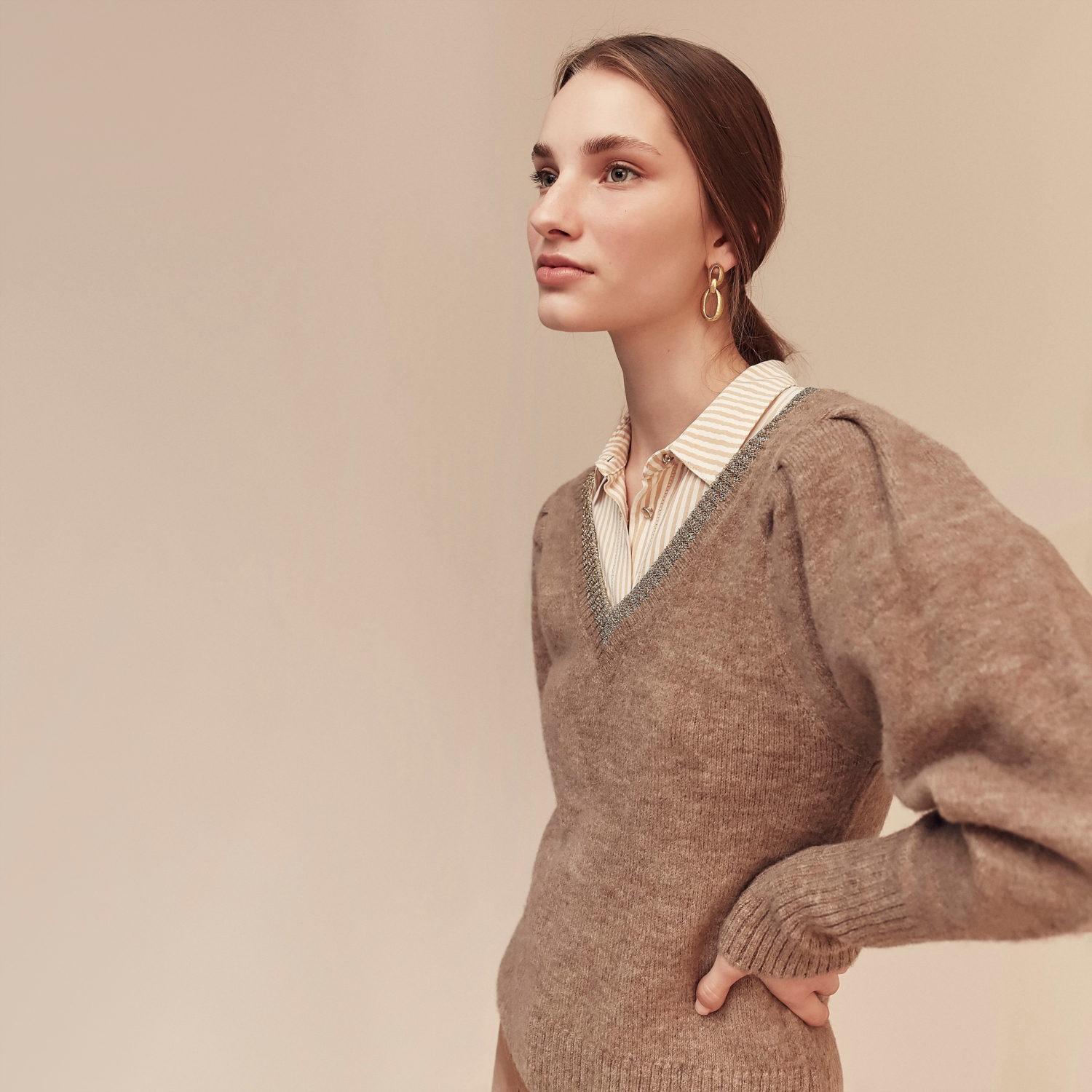 V YAKA YARIM KOL TRİKO KAZAK