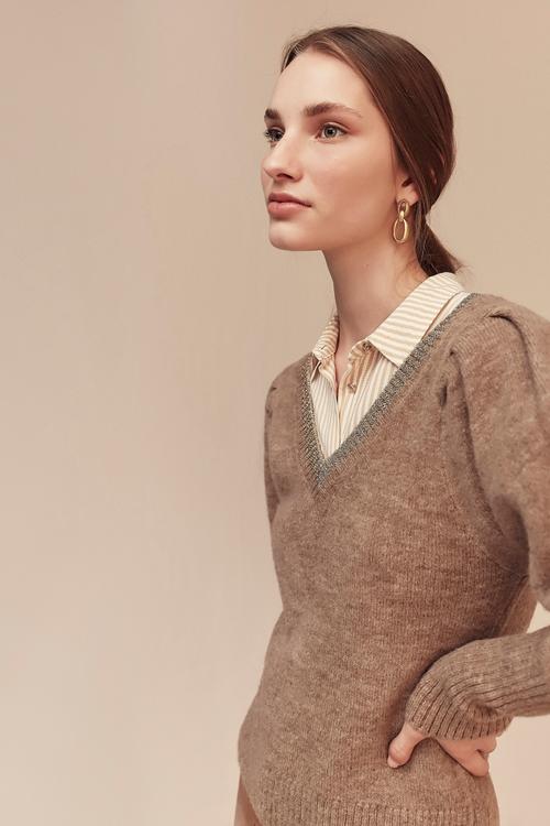  V YAKA YARIM KOL TRİKO KAZAK