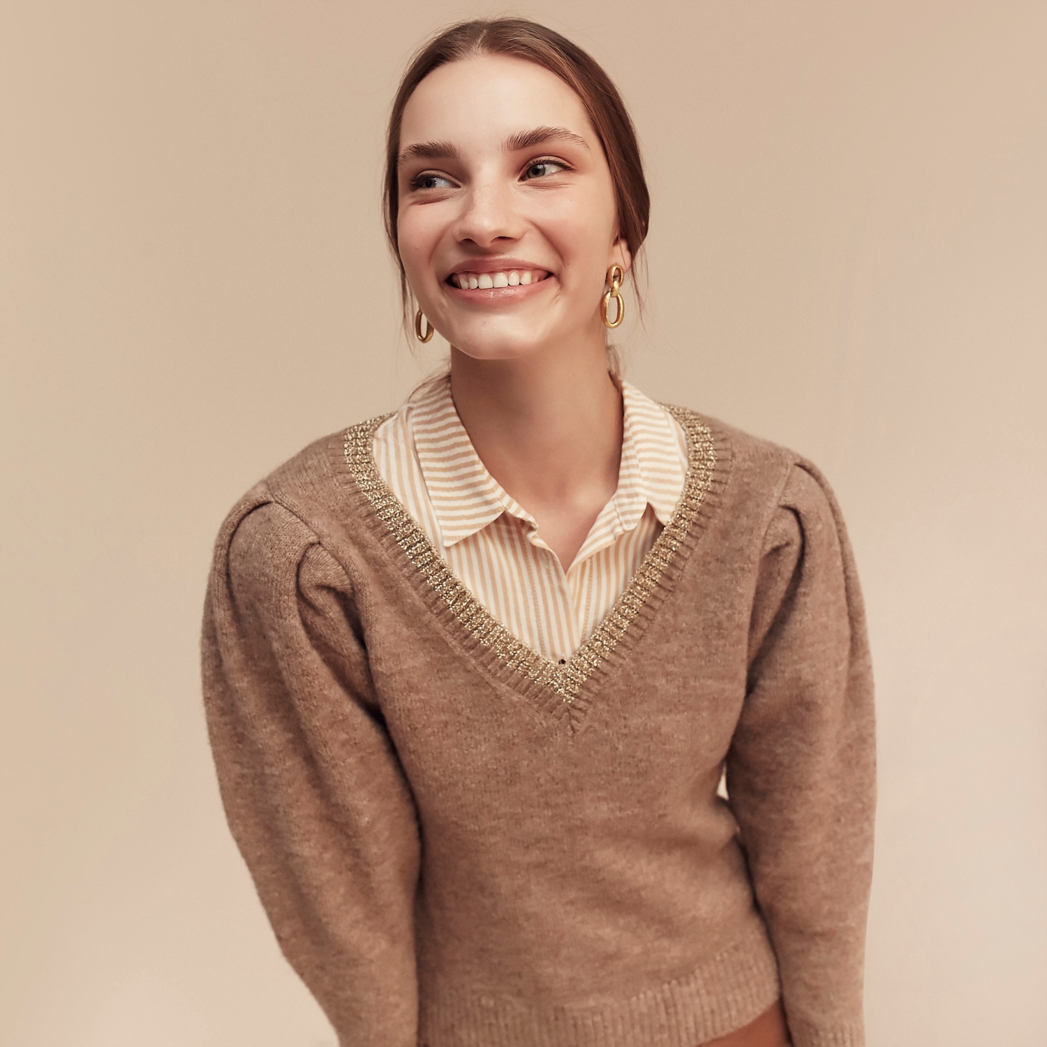 V YAKA YARIM KOL TRİKO KAZAK