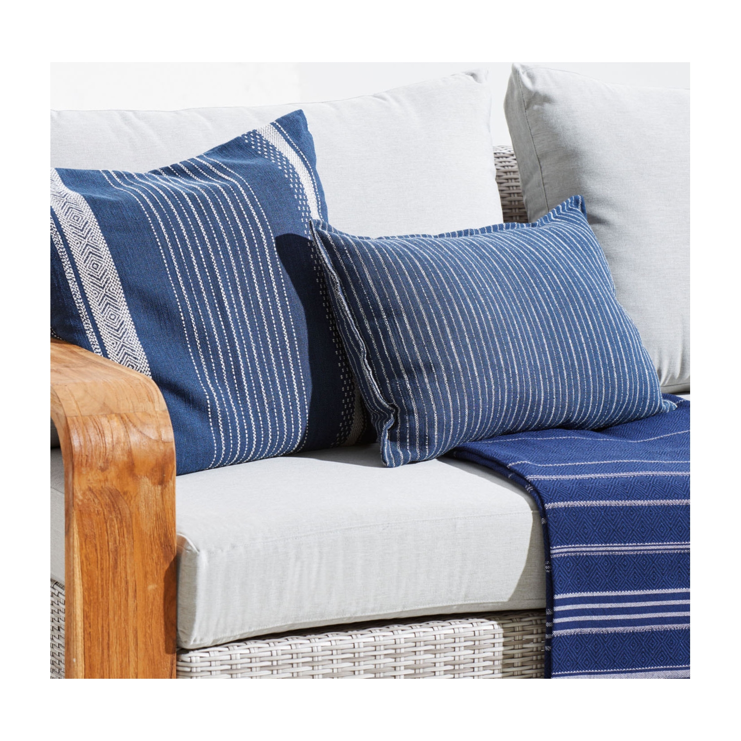 ALICE MULTİ ÇİZGİLİ KIRLENT LACİVERT 50X50CM