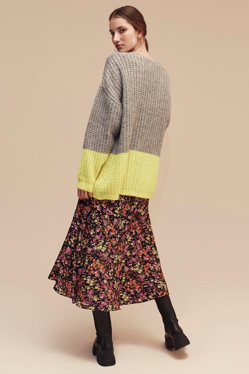  CEP DETAYLI RENK BLOKLU TRİKO HIRKA