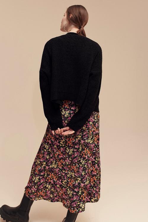  ÖRGÜ DETAYLI TRİKO HIRKA