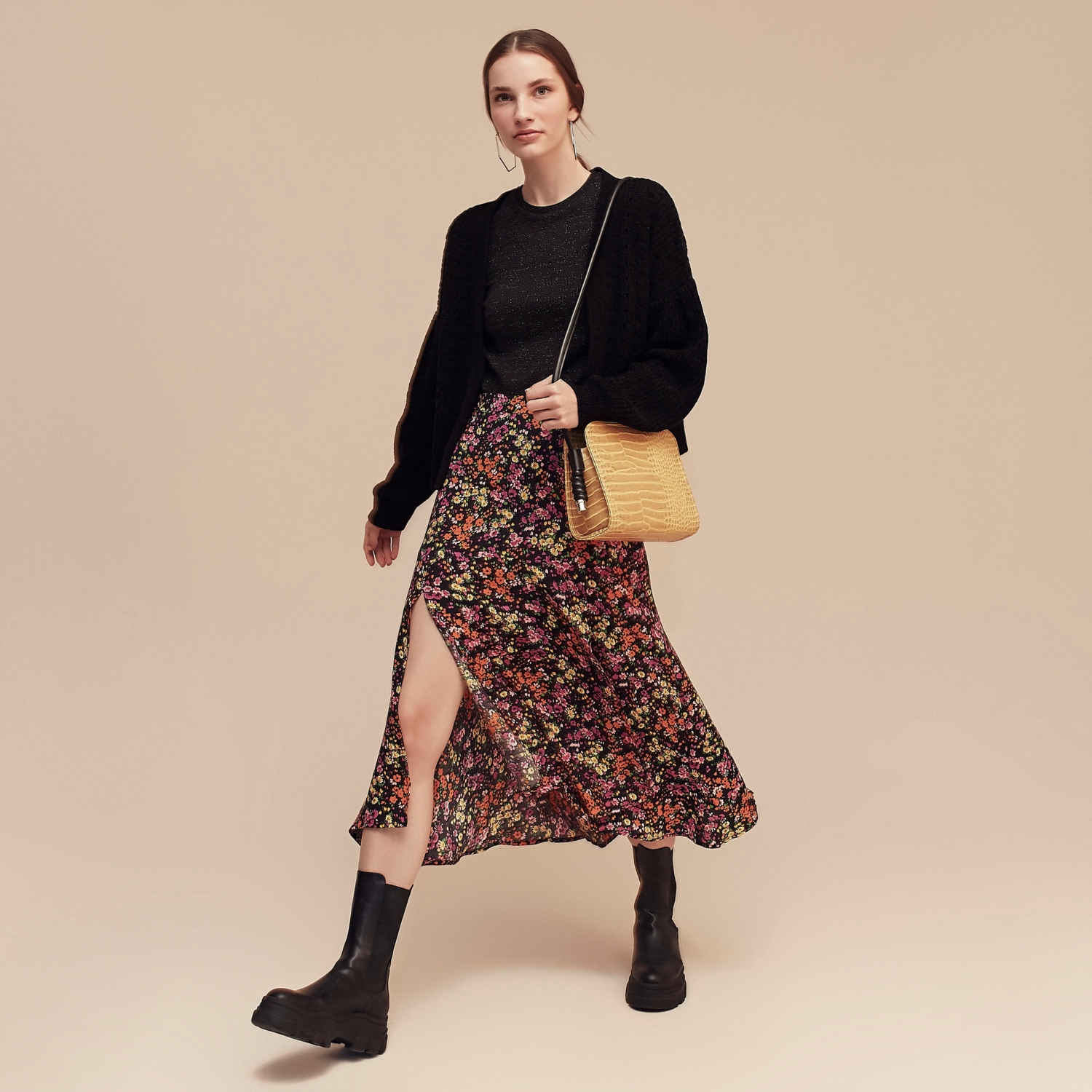 ÖRGÜ DETAYLI TRİKO HIRKA