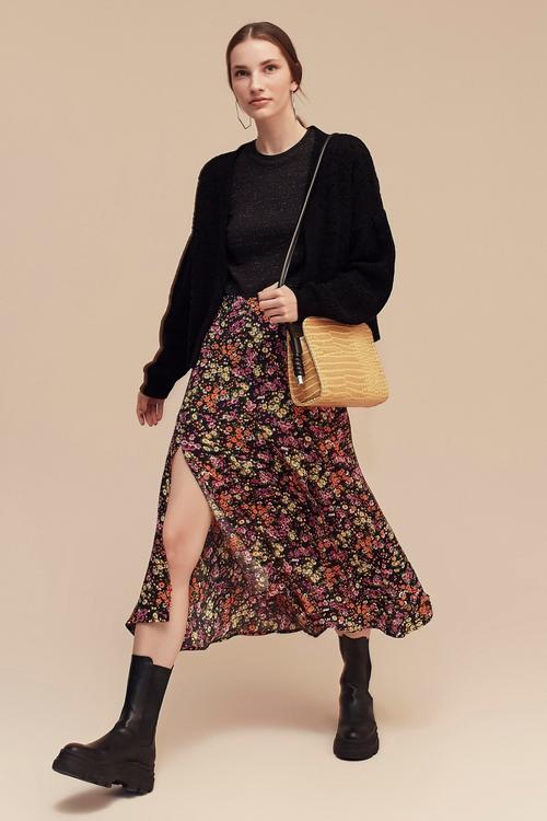  ÖRGÜ DETAYLI TRİKO HIRKA