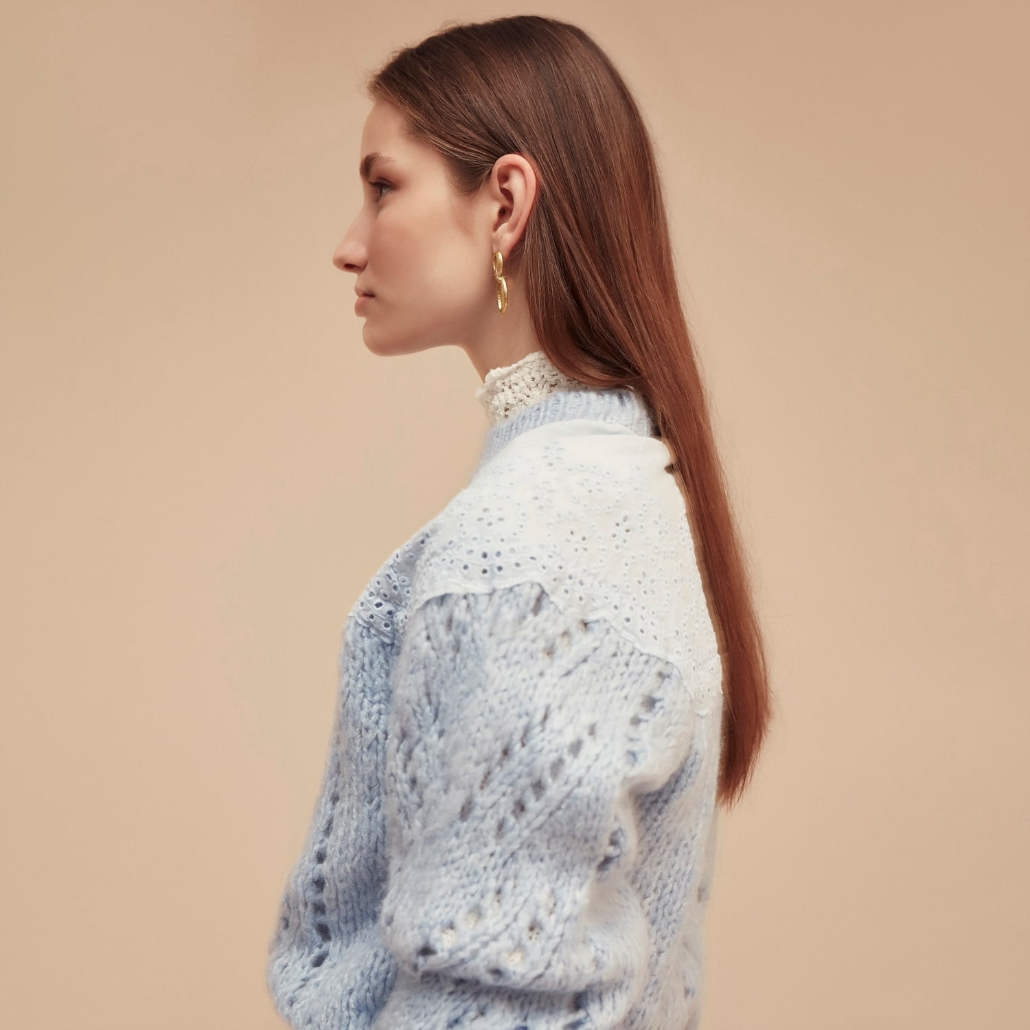 YAKASI DANTELLİ KAZAK