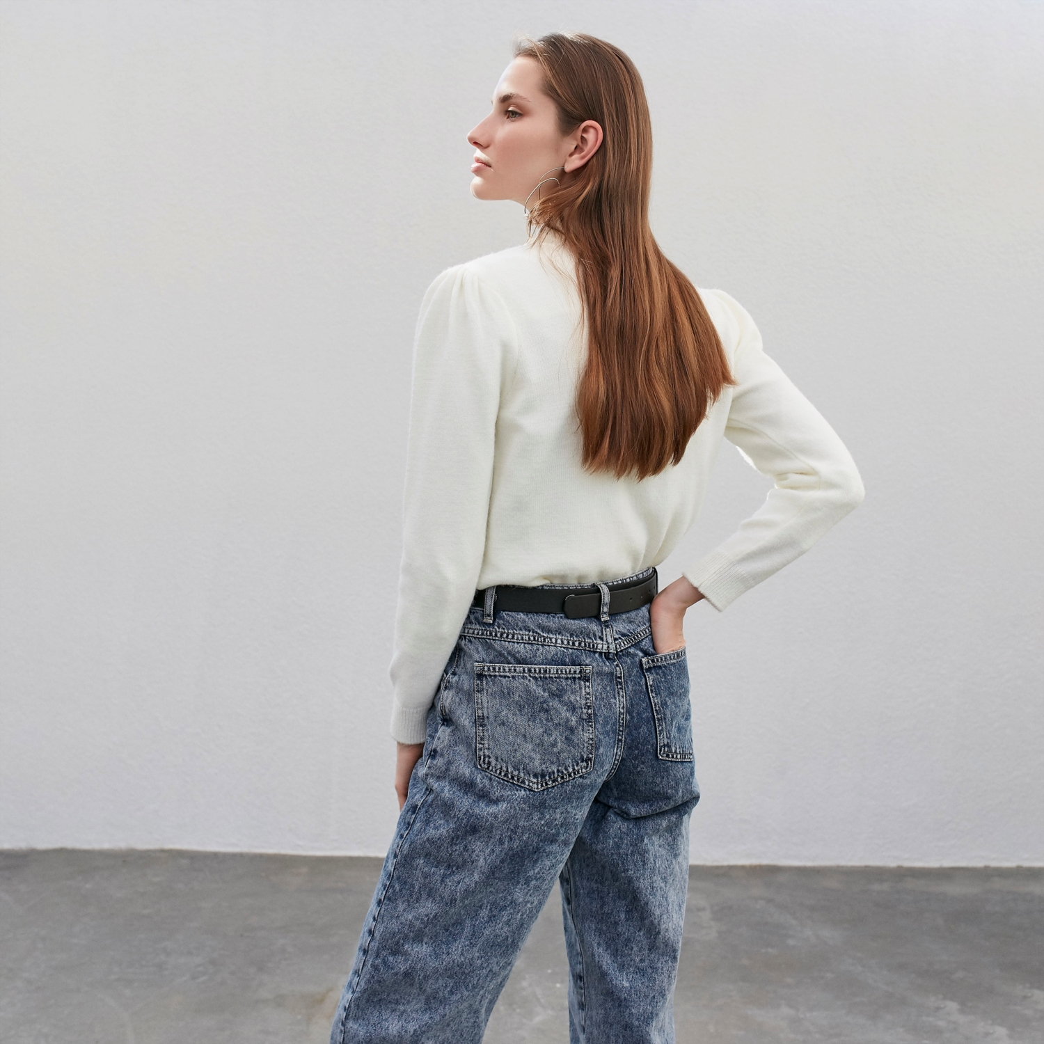 BİSİKLET YAKA İŞLEMELİ TRİKO KAZAK