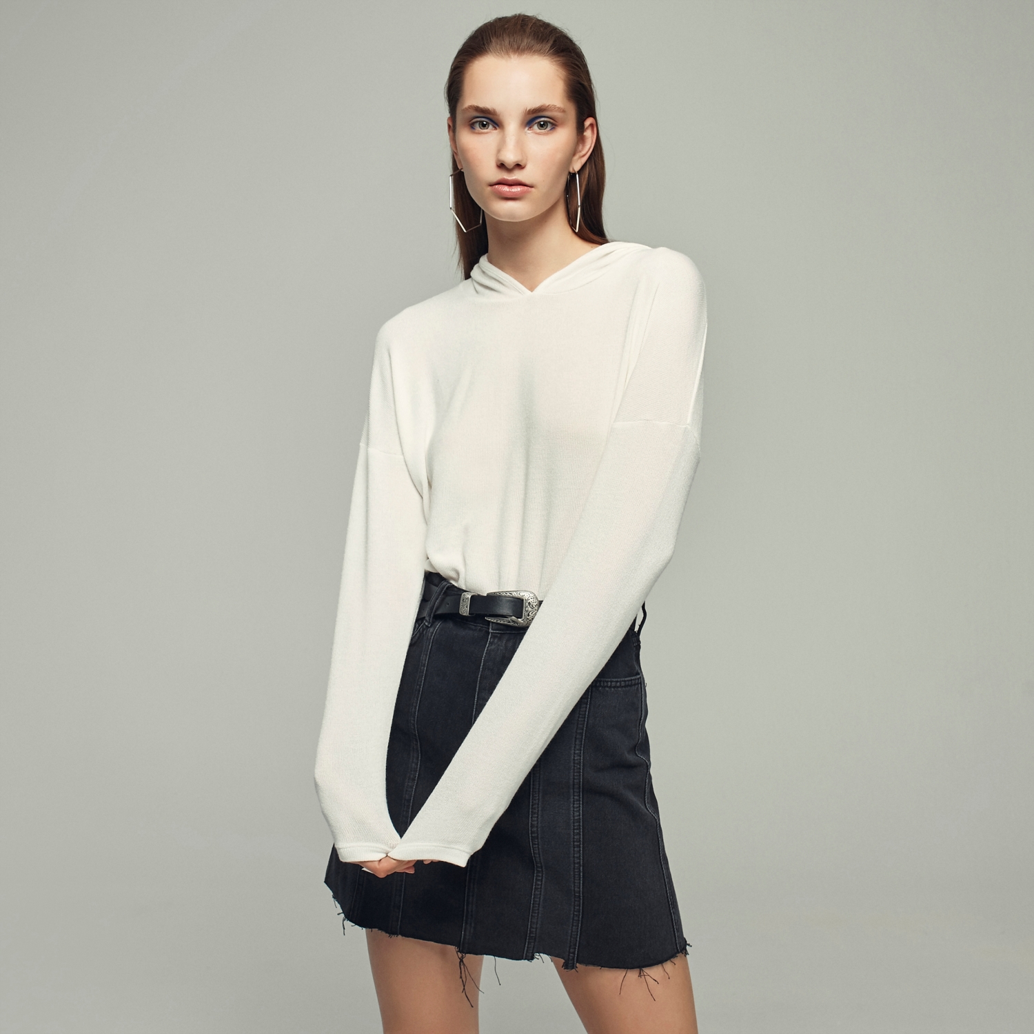 KAPÜŞONLU İNCE SWEATSHIRT