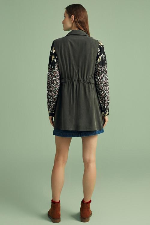  DÜĞME DETAYLI YELEK