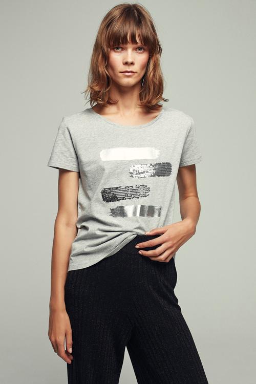  BİSİKLET YAKA PARLAK BASKILI PAMUK T-SHIRT