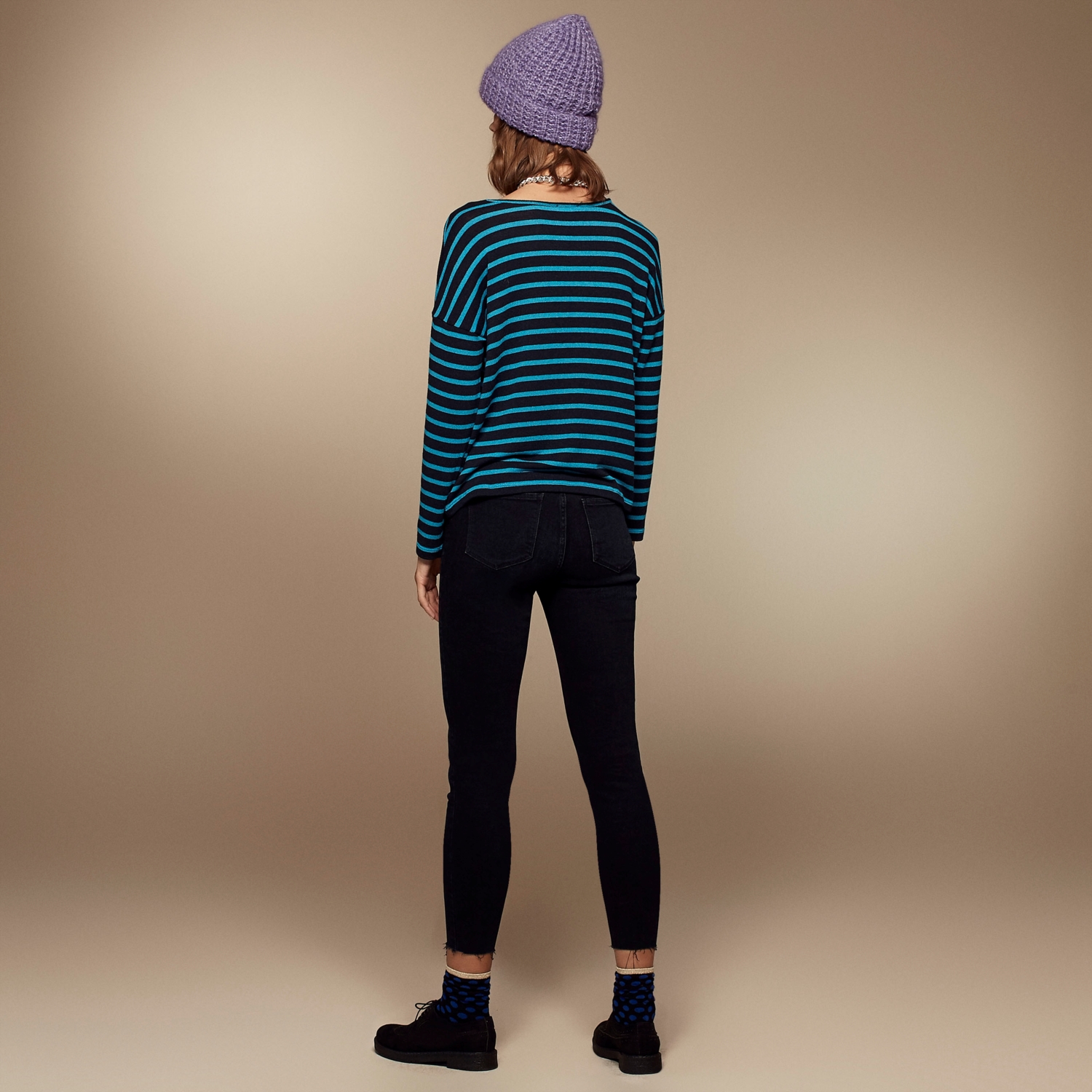 DÜŞÜK OMUZLU KAYIK YAKA SWEATSHIRT