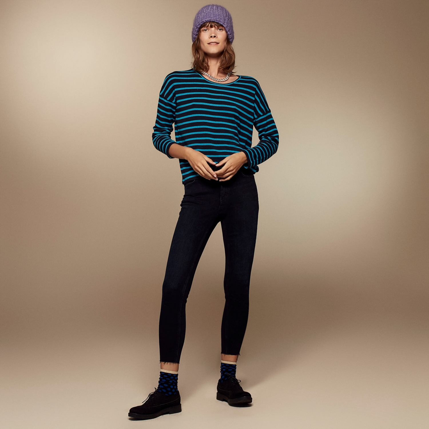 DÜŞÜK OMUZLU KAYIK YAKA SWEATSHIRT