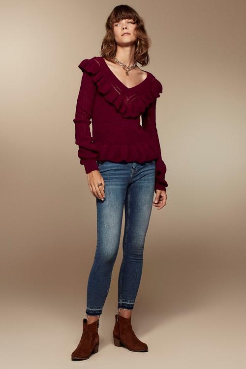  V YAKA FIRFIR DETAYLI TRİKO KAZAK