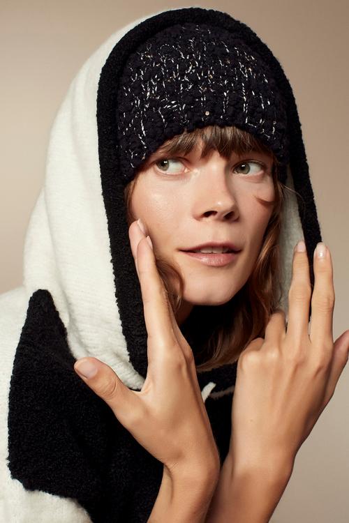  KAPÜŞONLU PELUŞ KAZAK