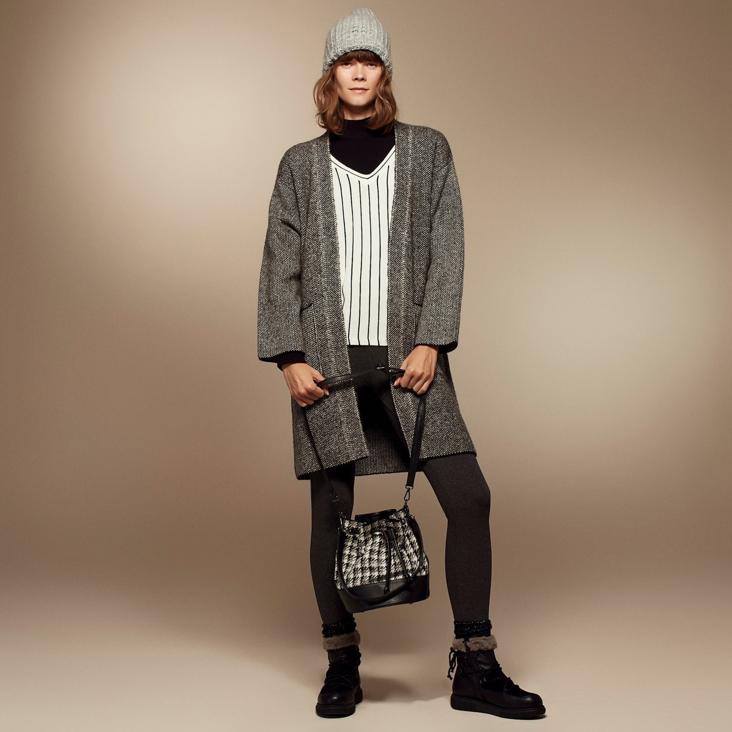 RAHAT KESİM KALIN TRİKO HIRKA