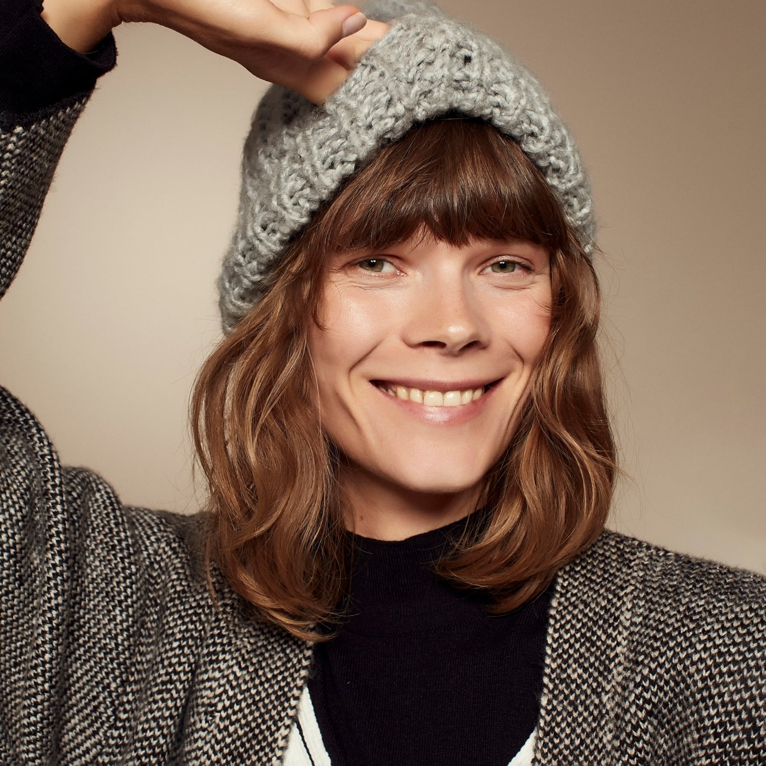 RAHAT KESİM KALIN TRİKO HIRKA