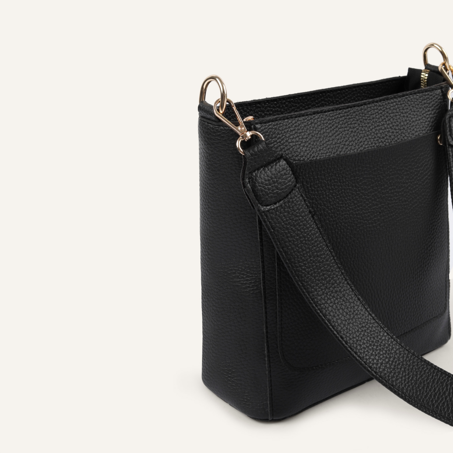 DERİ GÖRÜNÜMLÜ ÇAPRAZ ASKILI OMUZ ÇANTASI