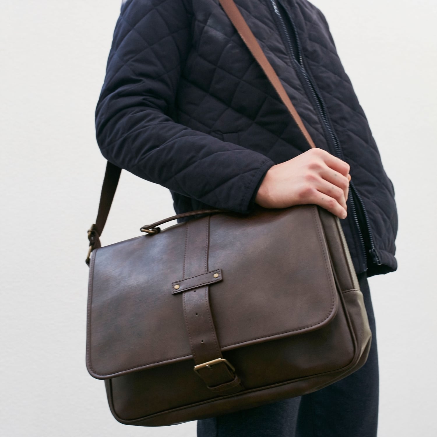 KAPİTONELİ DİK YAKA MONT