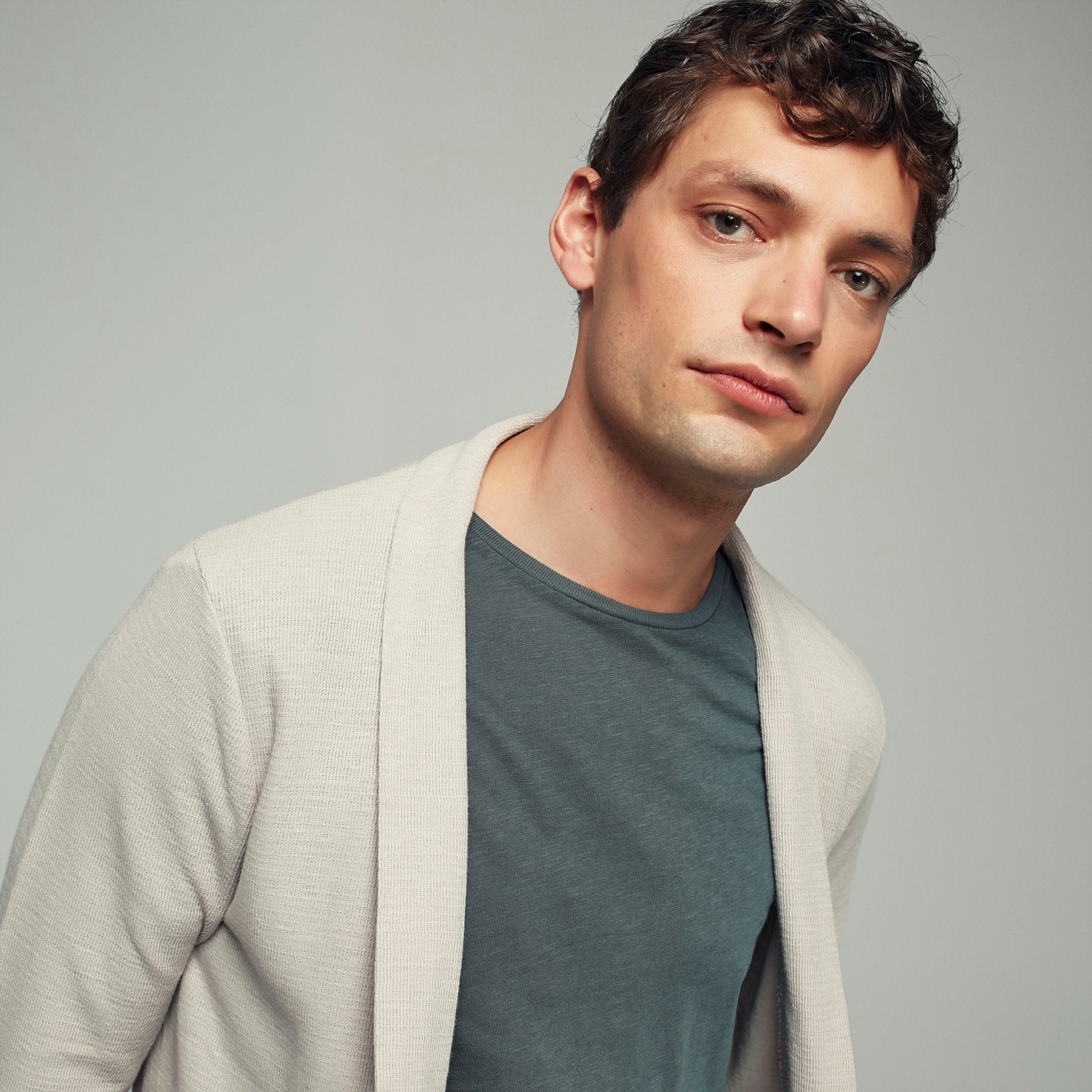 ŞAL YAKA TRİKO HIRKA