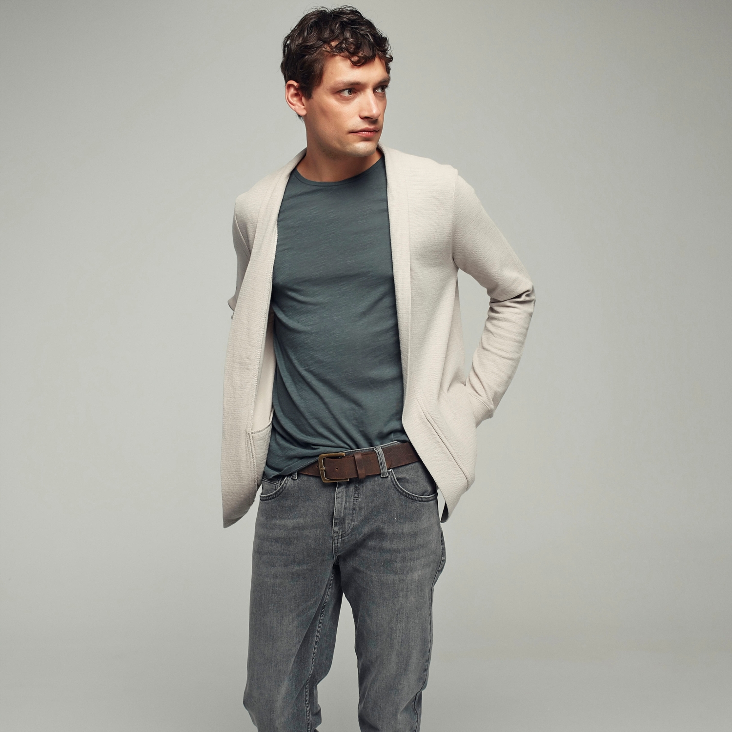 ŞAL YAKA TRİKO HIRKA