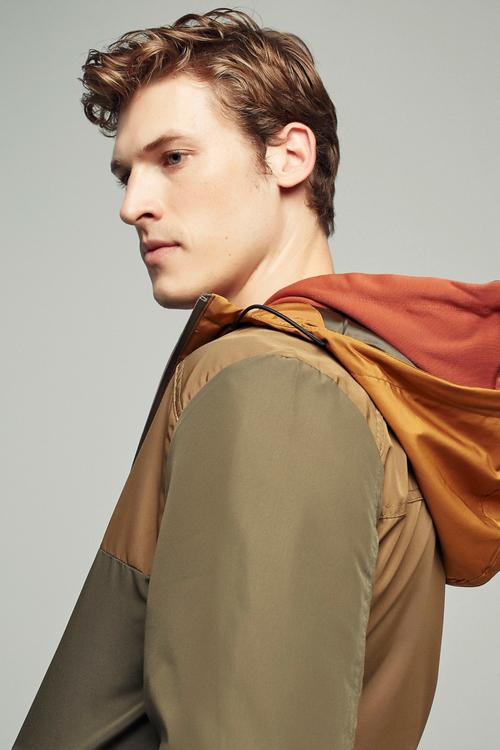  KAPÜŞONLU YAĞMURLUK