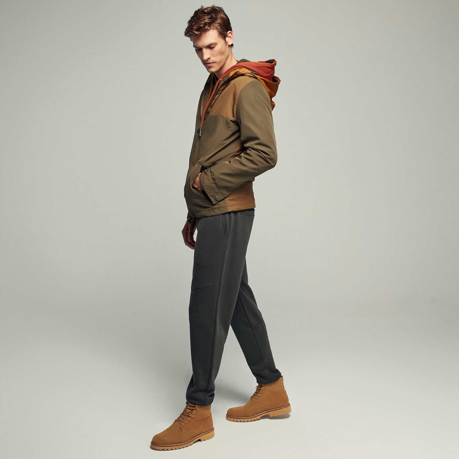 KAPÜŞONLU YAĞMURLUK