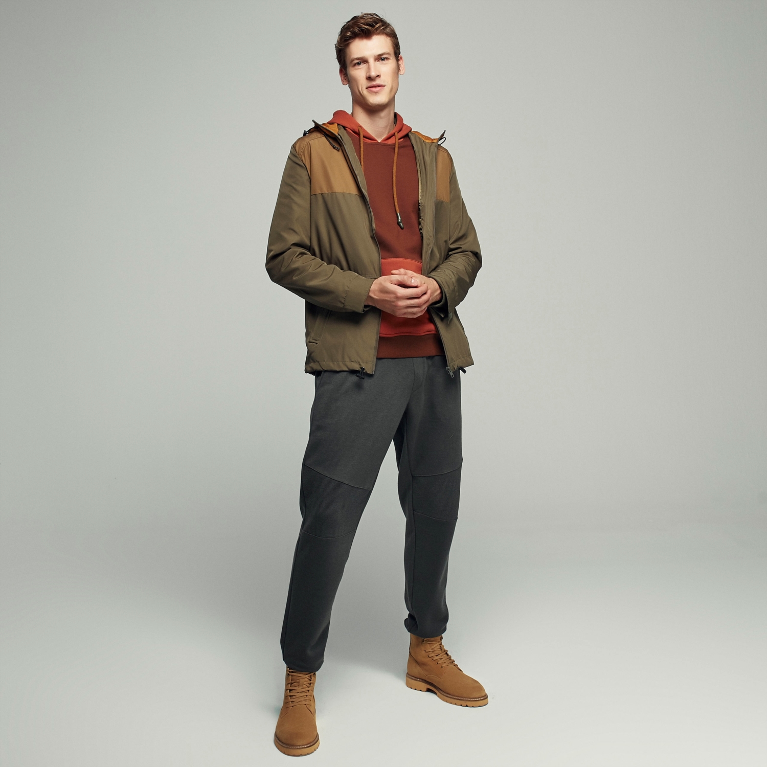 KAPÜŞONLU YAĞMURLUK