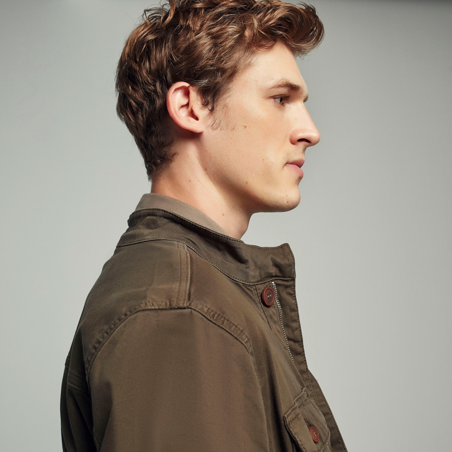 DİK YAKA CEPLİ PAMUK CEKET