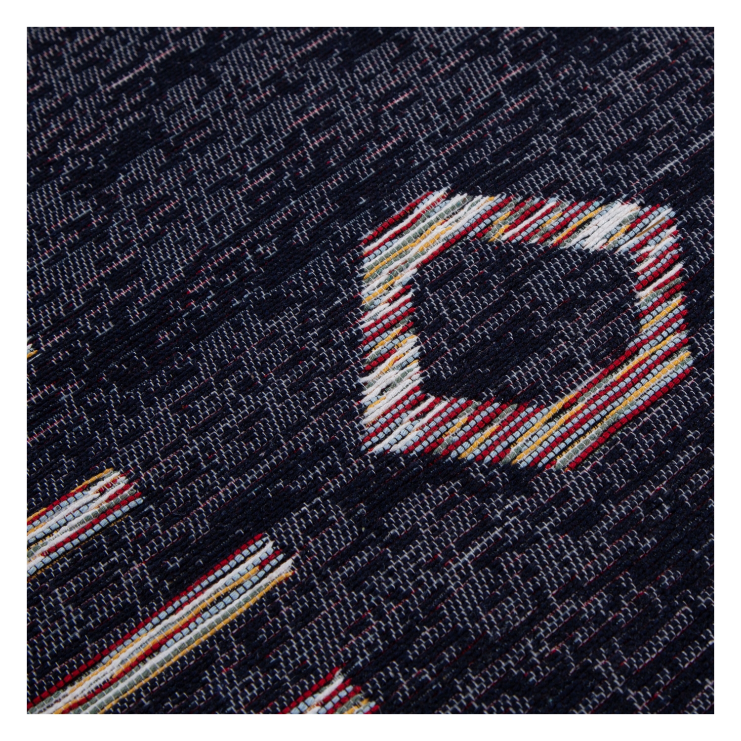 ETNİK KARE DESENLİ HALI SİYAH 120X180CM