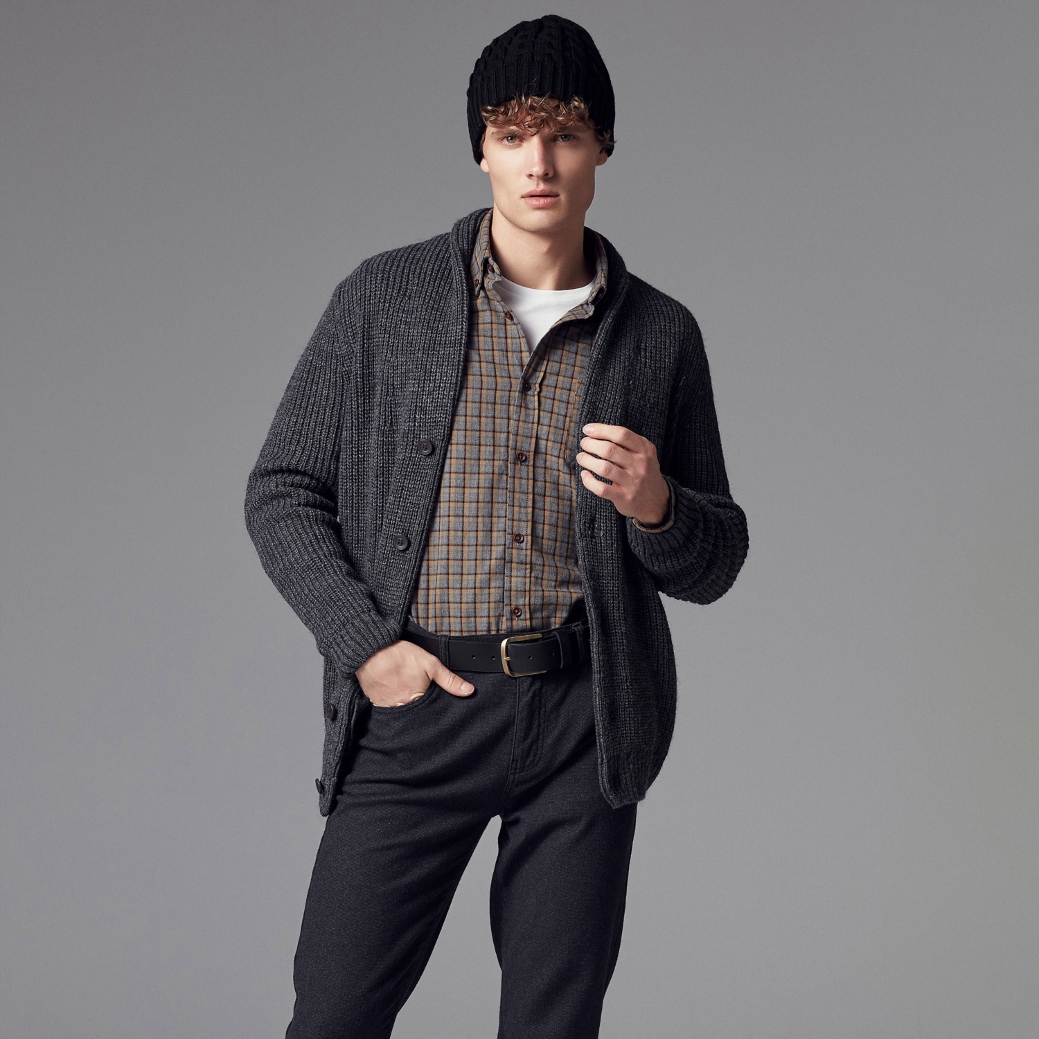 ÖRGÜLÜ TRİKO HIRKA