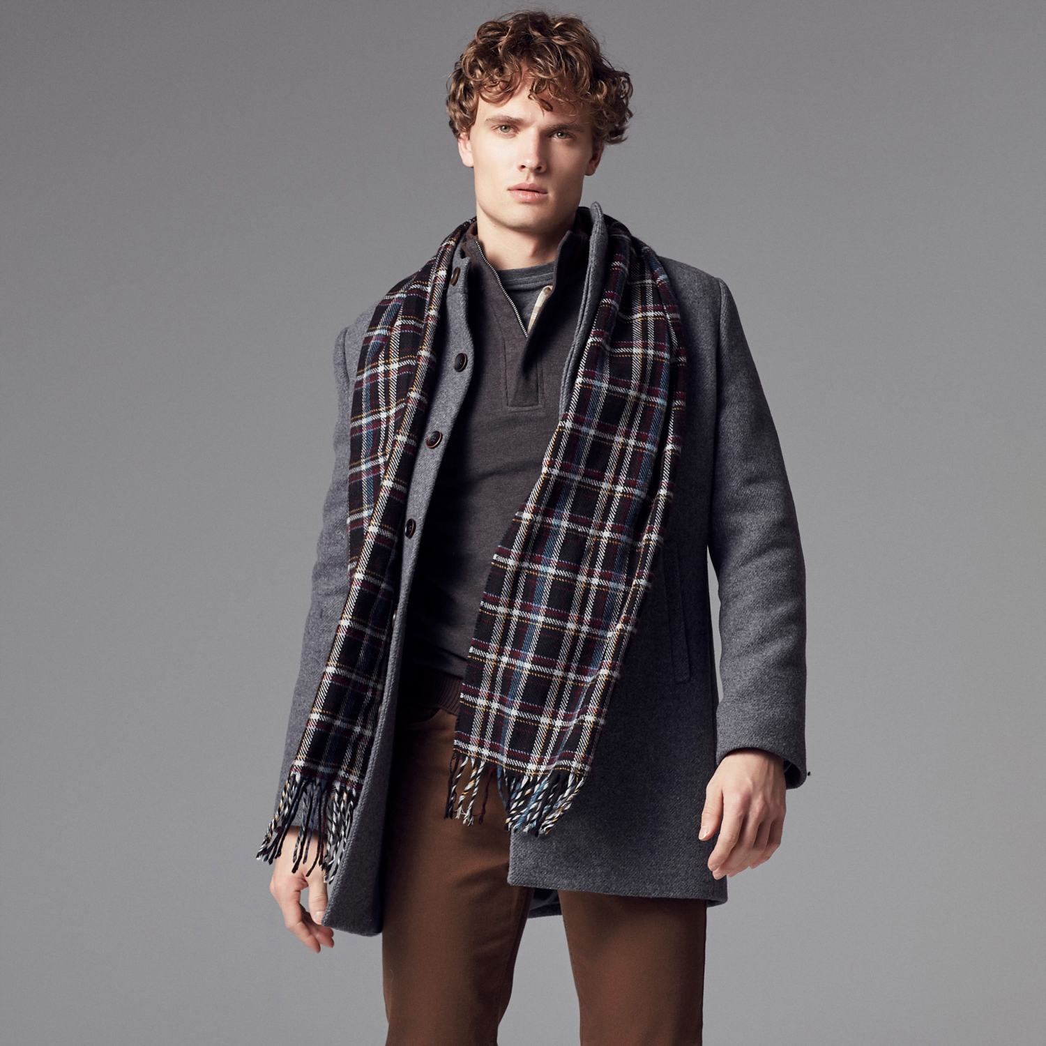 DİK YAKA KAŞE KABAN