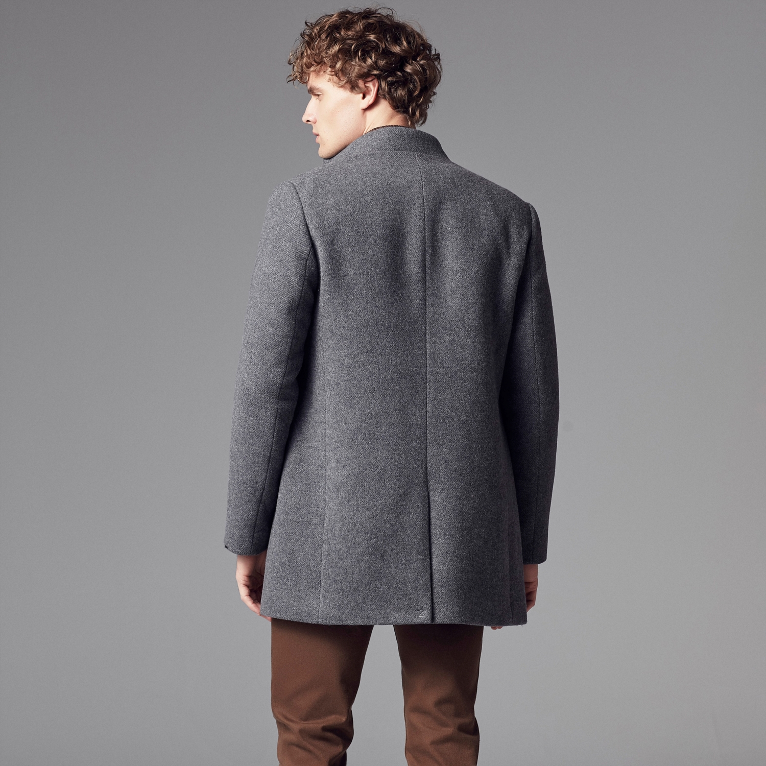 DİK YAKA KAŞE KABAN