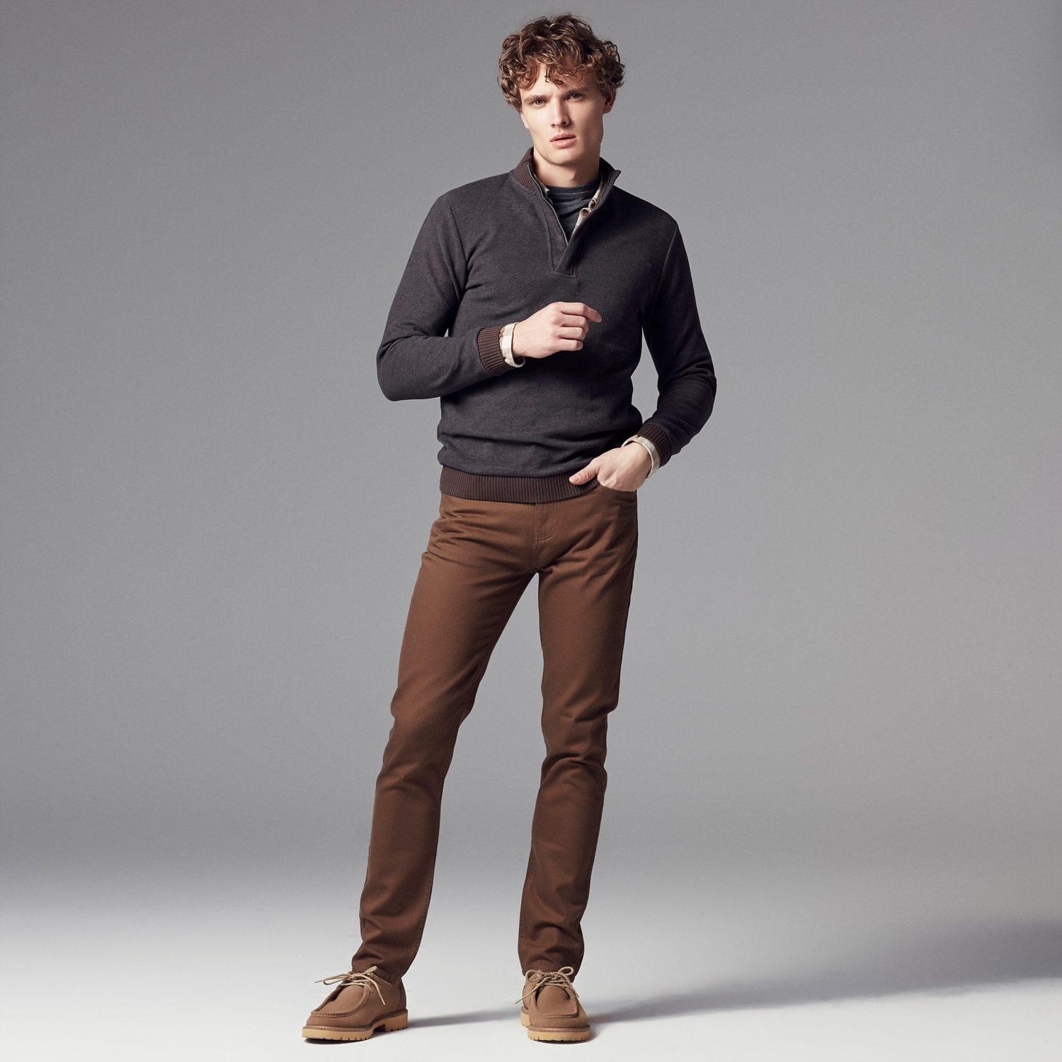 DİK YAKA PAMUKLU SWEATSHIRT