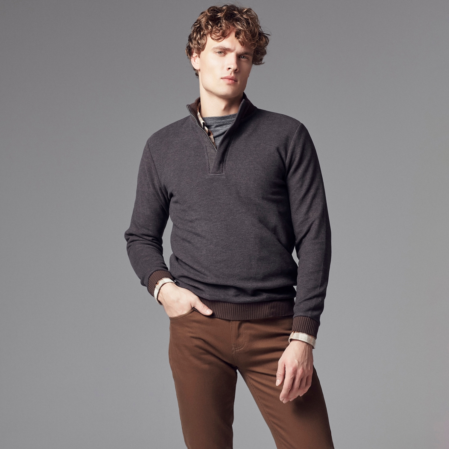 DİK YAKA PAMUKLU SWEATSHIRT