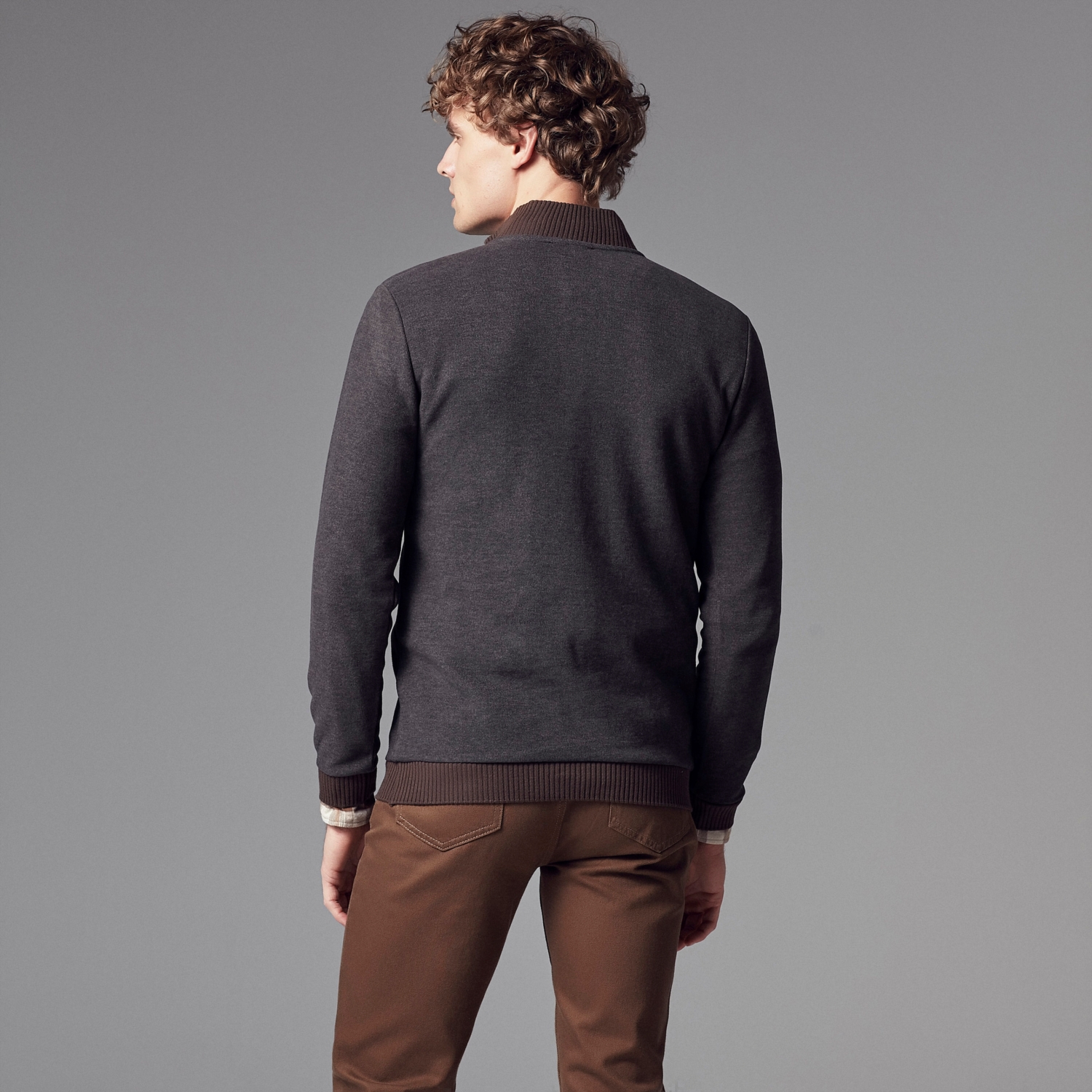 DİK YAKA PAMUKLU SWEATSHIRT